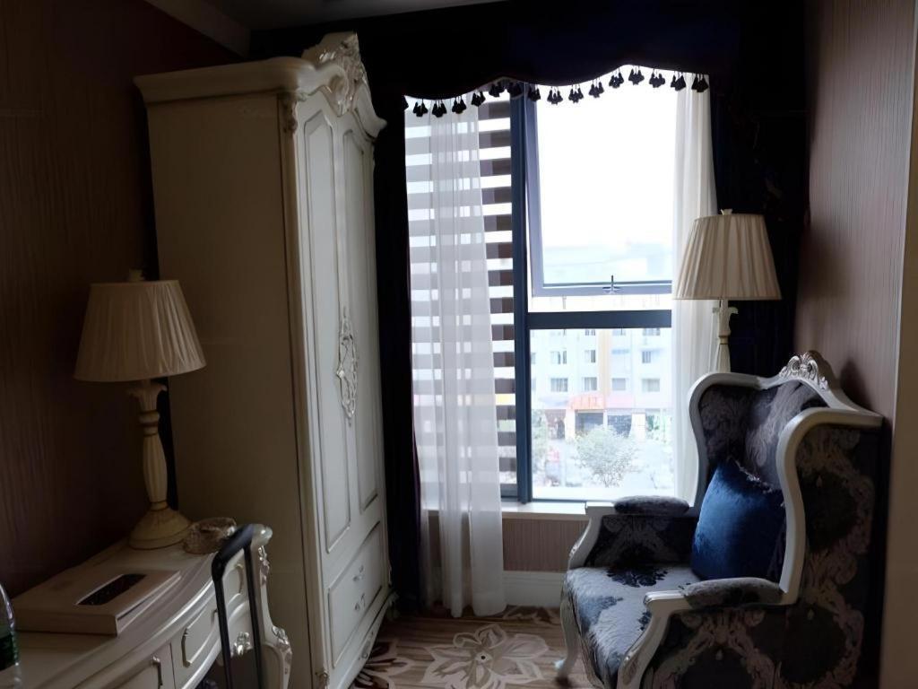 Chengdu French Theme Gold Palace Екстериор снимка