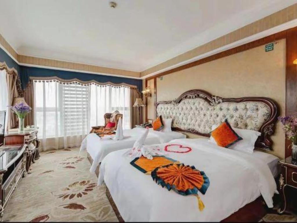 Chengdu French Theme Gold Palace Екстериор снимка