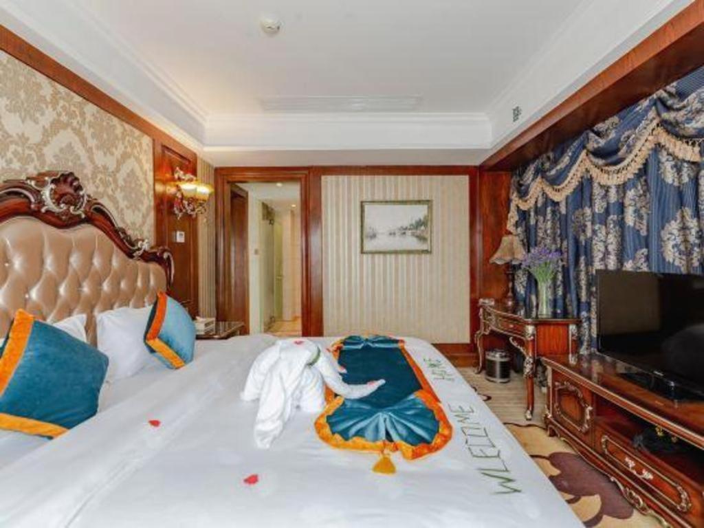 Chengdu French Theme Gold Palace Екстериор снимка