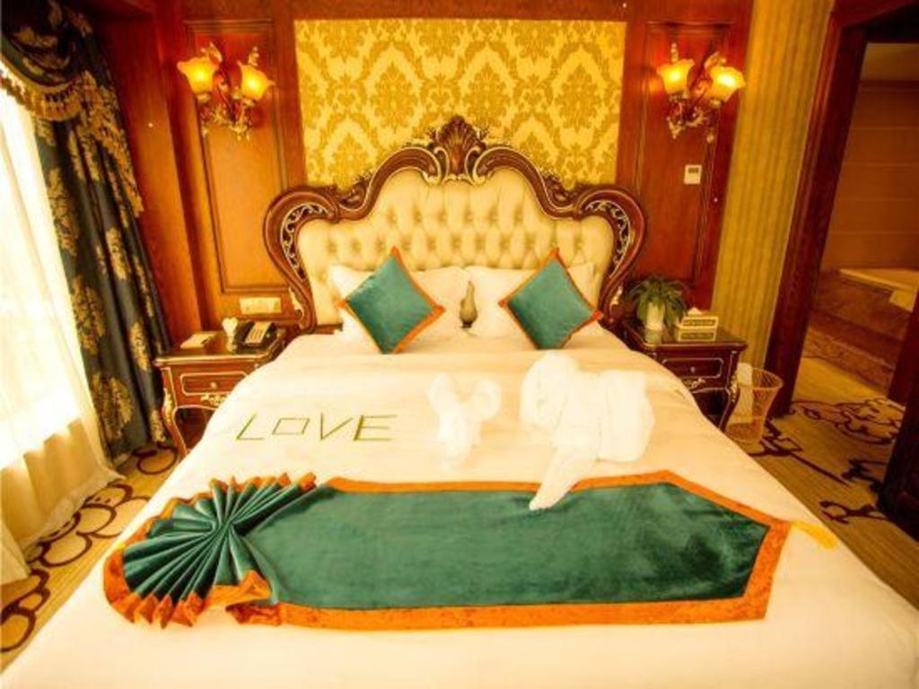 Chengdu French Theme Gold Palace Екстериор снимка