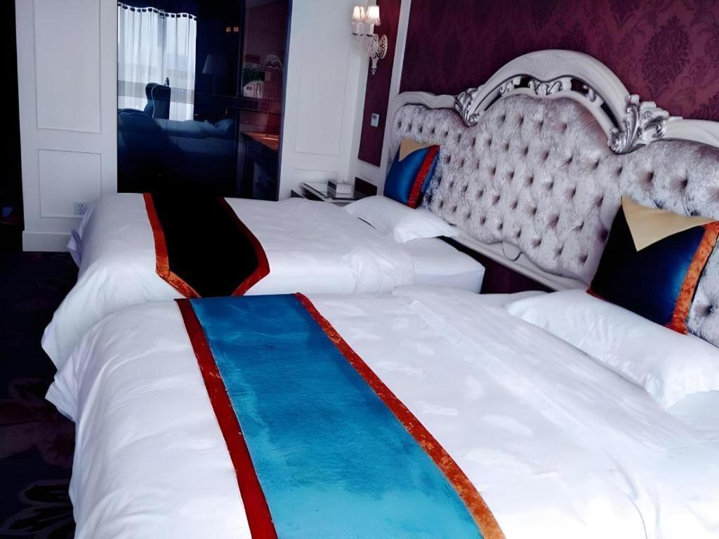 Chengdu French Theme Gold Palace Екстериор снимка