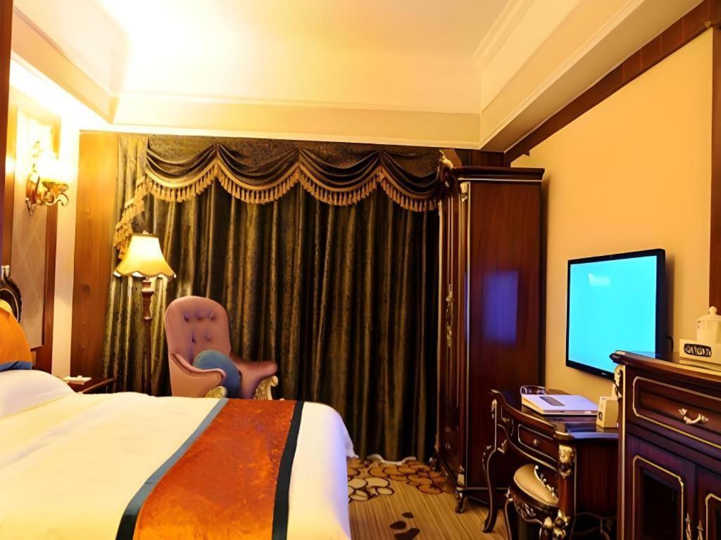 Chengdu French Theme Gold Palace Екстериор снимка