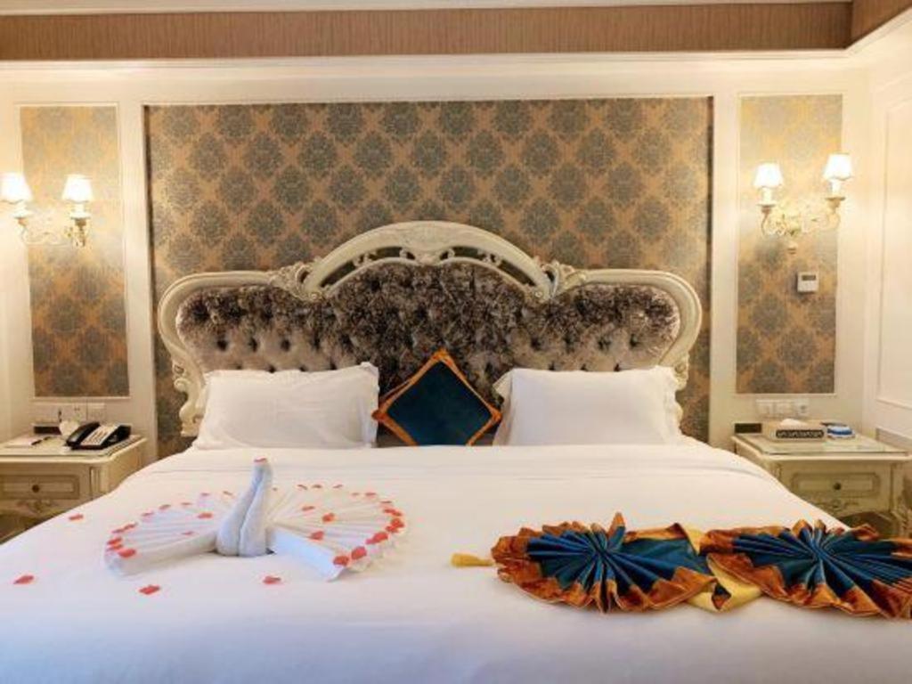 Chengdu French Theme Gold Palace Екстериор снимка