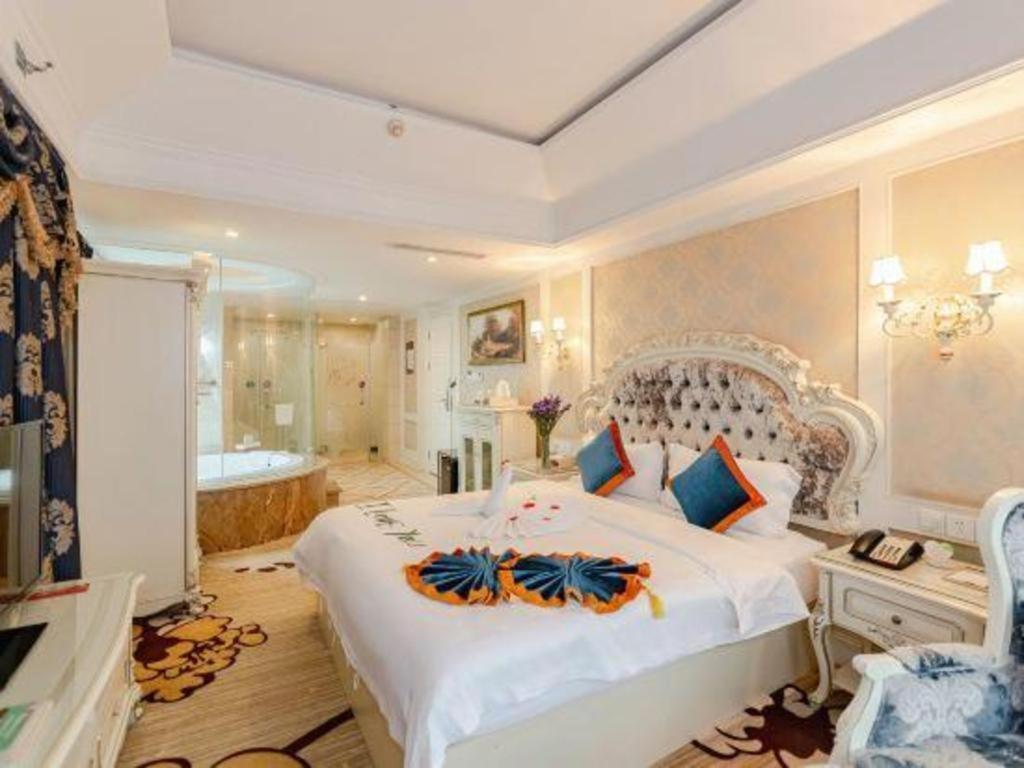 Chengdu French Theme Gold Palace Екстериор снимка
