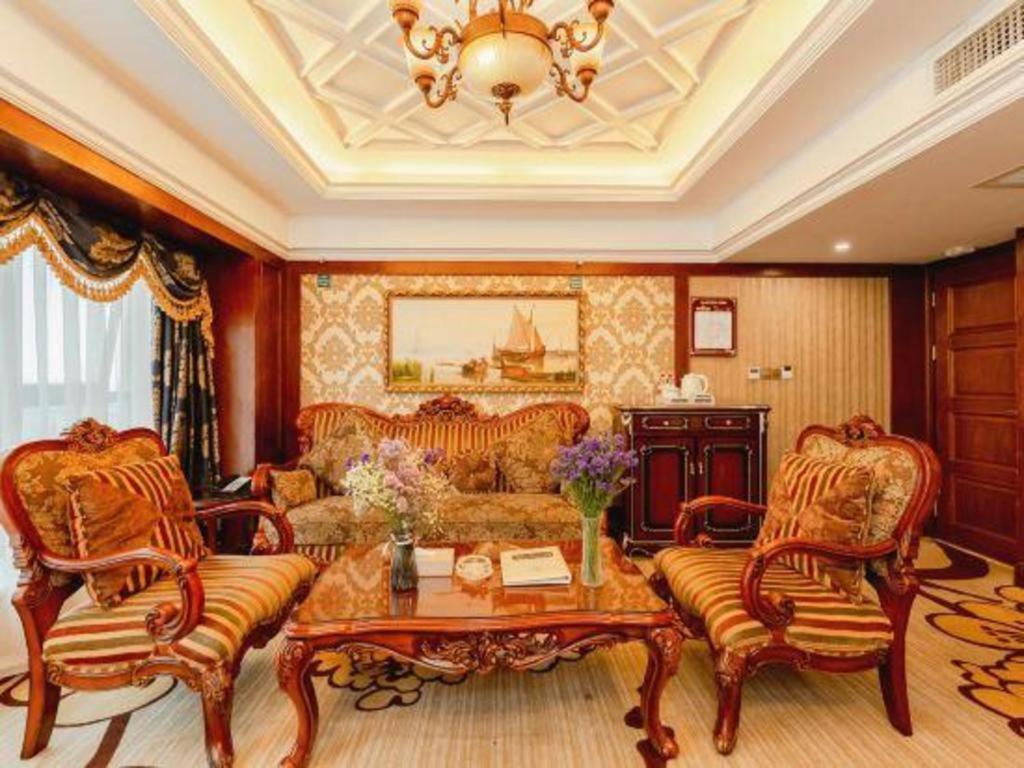Chengdu French Theme Gold Palace Екстериор снимка