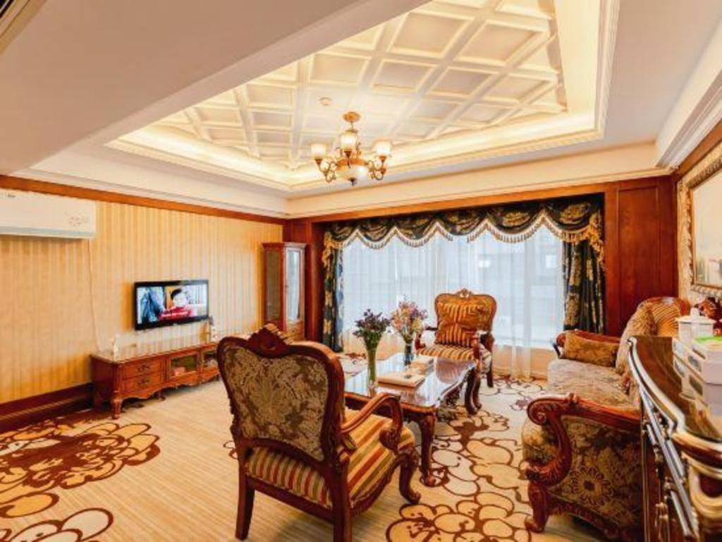 Chengdu French Theme Gold Palace Екстериор снимка