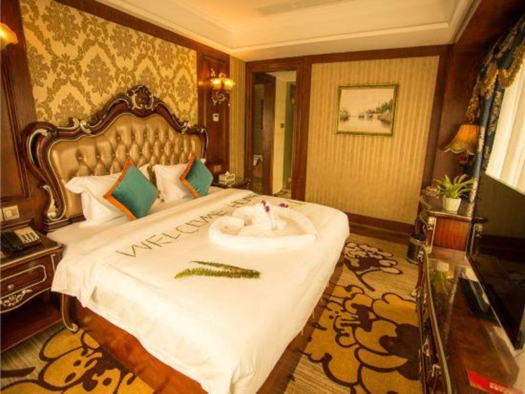 Chengdu French Theme Gold Palace Екстериор снимка