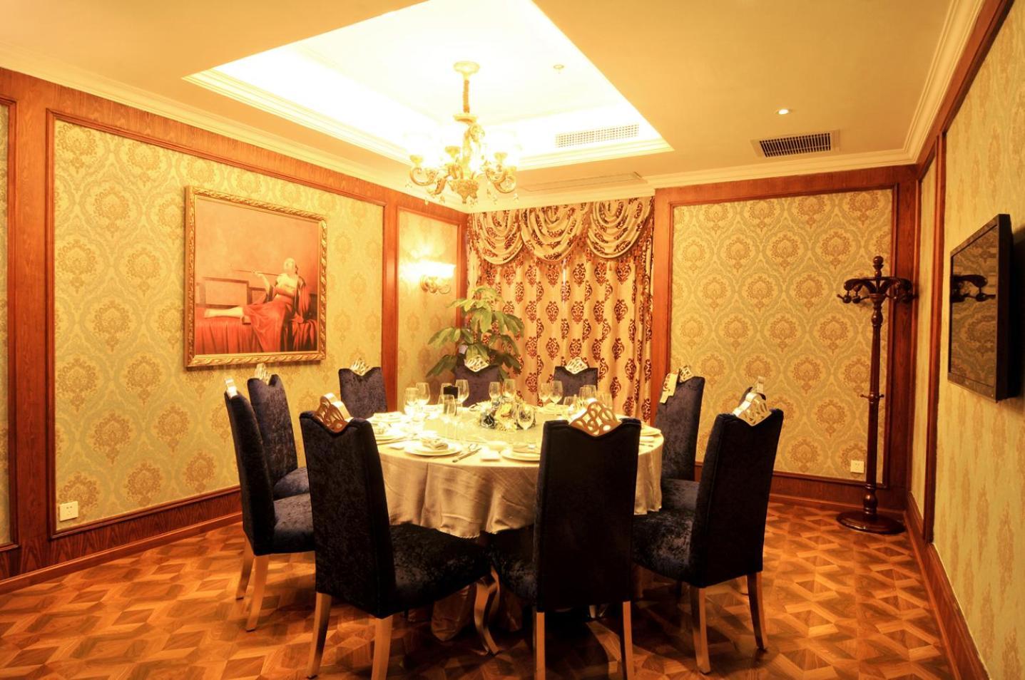Chengdu French Theme Gold Palace Екстериор снимка